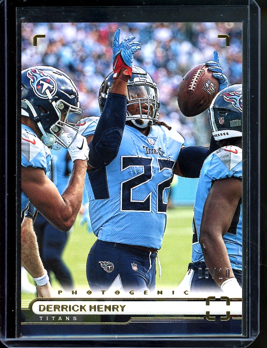 2022 Panini Chronicles Photogenic Derrick Henry Gold /10 Titans