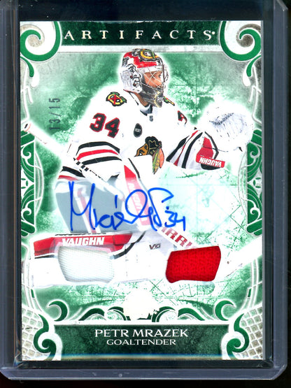 2024 Upper Deck Artifacts Petr Mrazek Emerald Autograph Materials /15 Blackhawks