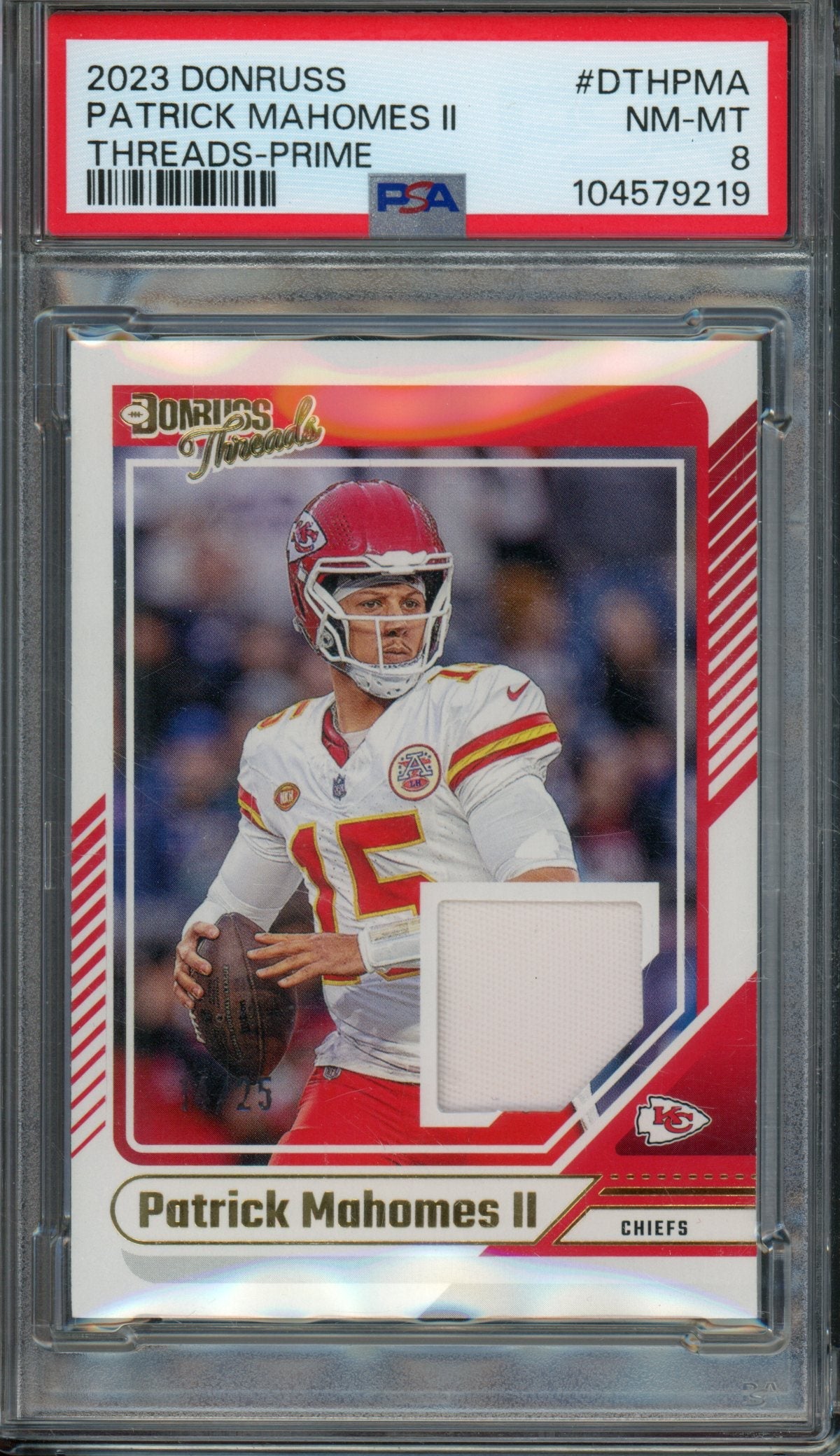 2023 Panini Donruss Patrick Mahomes Threads Prime Jersey Relic /25 PSA 8 Chiefs